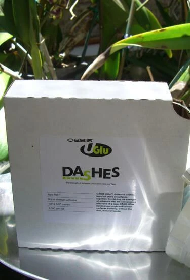 UGLU Dashes 1000 Adhesive 1 UGLU Dashes 1000 Adhesive